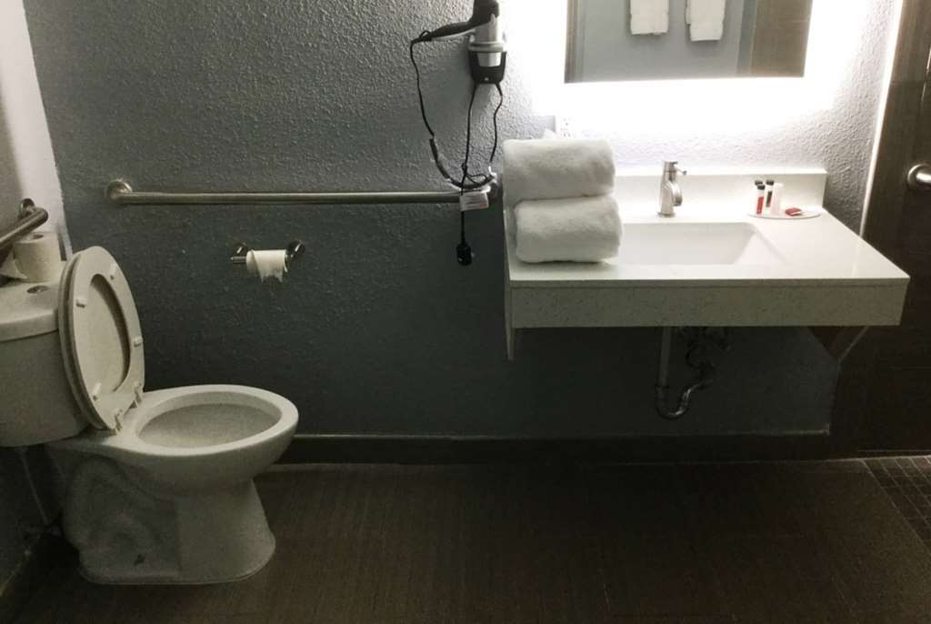 Baymont Inn & Suites Shawnee Oda fotoğraf