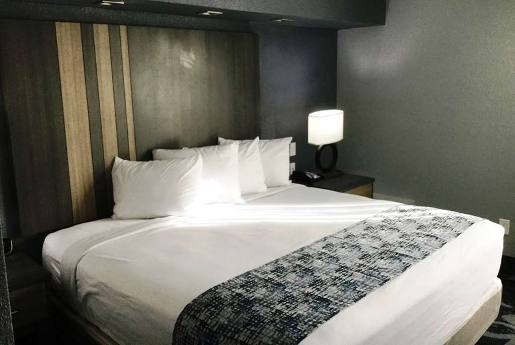 Baymont Inn & Suites Shawnee Oda fotoğraf